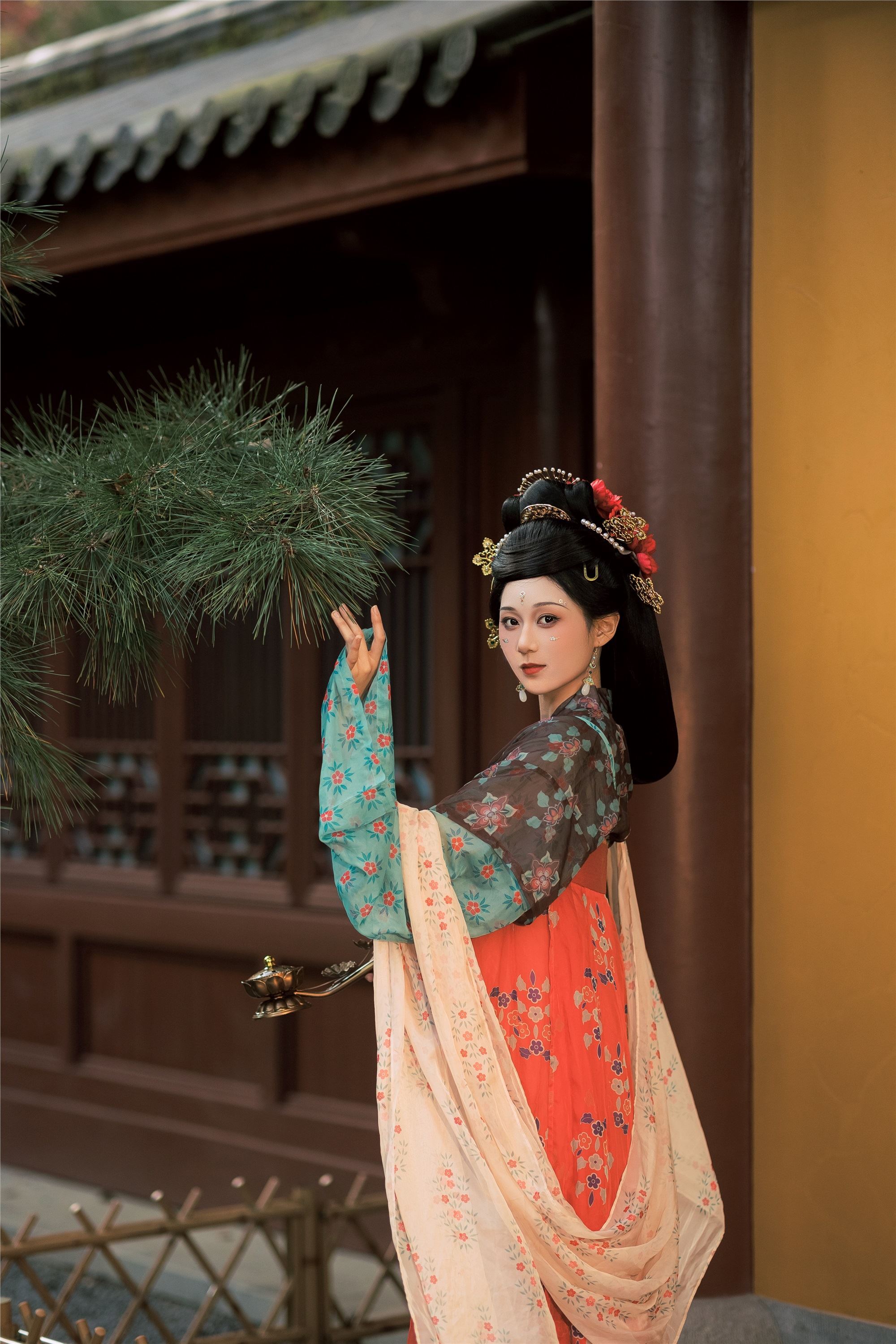 YITUYU艺图语 2025.01.12 山寺踏秋 郑钰熙